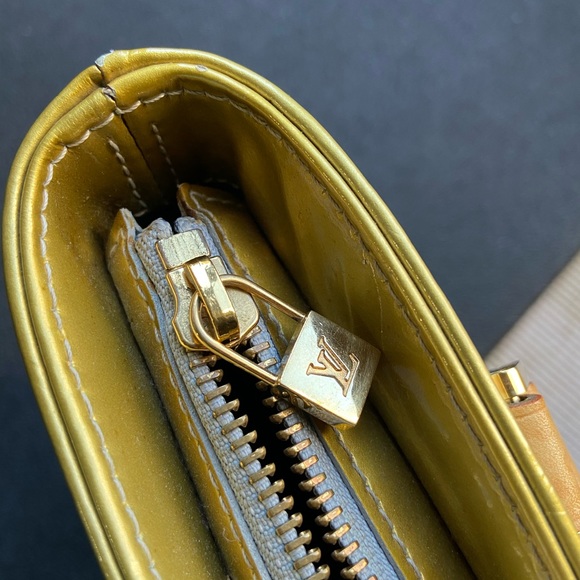 Authentic Louis Vuitton Vernis tote - Picture 9 of 16